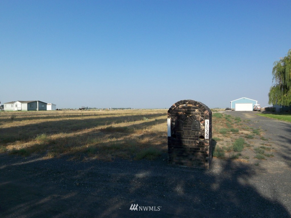 3794 Rd F Northeast Moses Lake, WA 98837 - Photo 2 of 6 Gallery Image 2