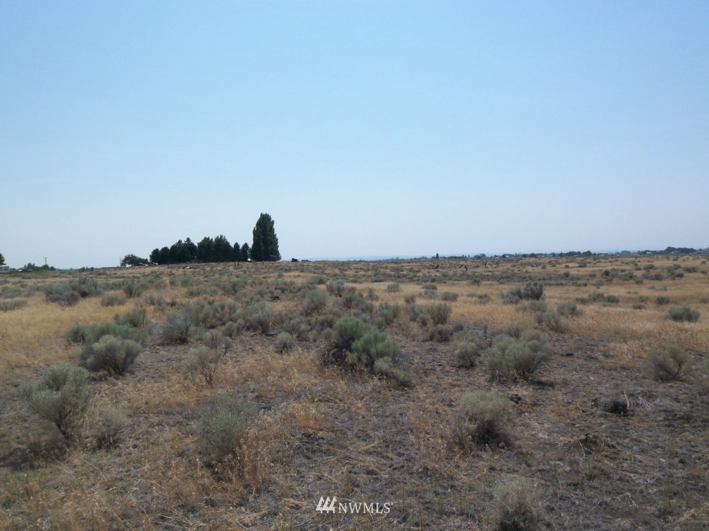 3794 Rd F Northeast Moses Lake, WA 98837 - Photo 3 of 6 Gallery Image 3