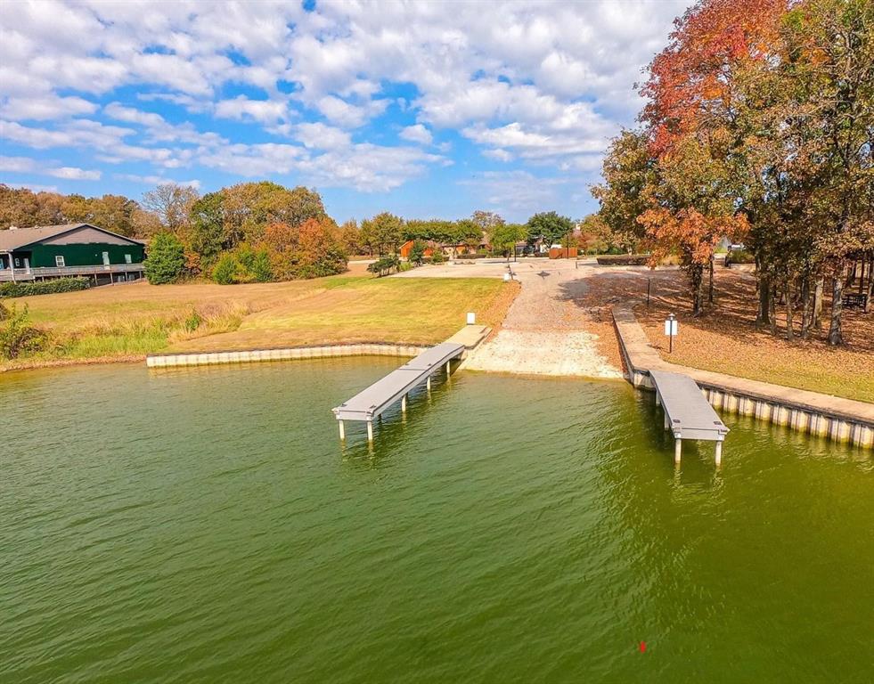 185 Cobalt Cove Corsicana, TX 75109 - Photo 10 of 10 a view of an ocean with city view