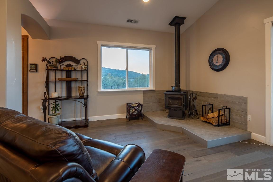 4610 Tybo Road Reno, NV 89521 - Photo 6 of 40 a living room with furniture