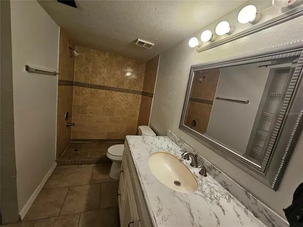 $1,290 | 4518 Commander Drive, Unit 1915, Orlando, FL 32822