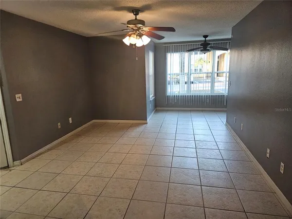 $1,290 | 4518 Commander Drive, Unit 1915, Orlando, FL 32822