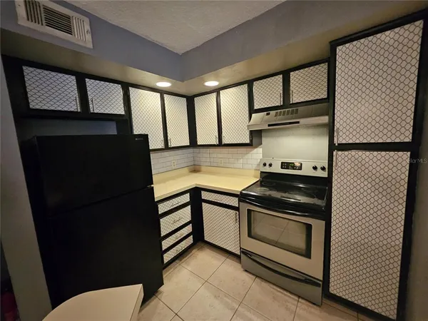 $1,290 | 4518 Commander Drive, Unit 1915, Orlando, FL 32822