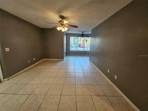 $1,290 | 4518 Commander Drive, Unit 1915, Orlando, FL 32822