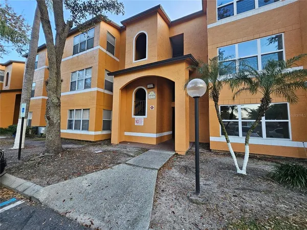 $1,290 | 4518 Commander Drive, Unit 1915, Orlando, FL 32822