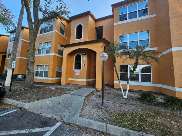 $1,290 | 4518 Commander Drive, Unit 1915, Orlando, FL 32822