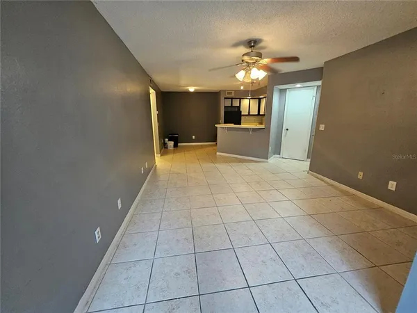 $1,290 | 4518 Commander Drive, Unit 1915, Orlando, FL 32822