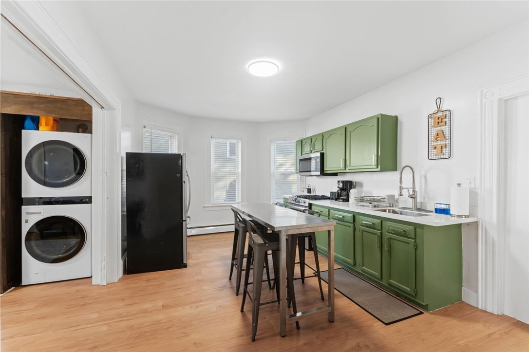 792 Atwells Avenue Providence, RI 02909 - Photo 7 of 47 First Floor Front Apartment