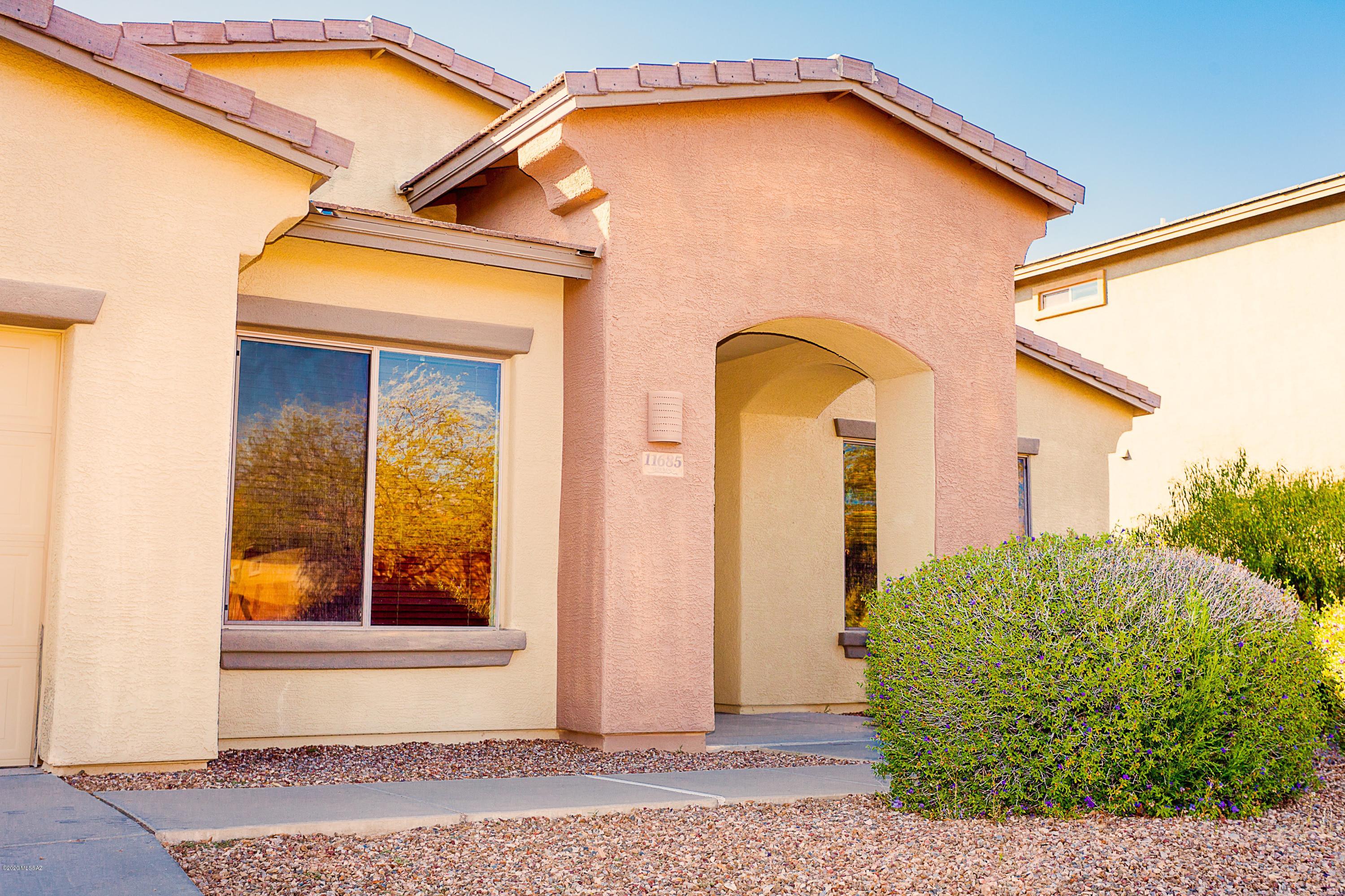 11685 North Peaceful Night Road Tucson, AZ 85737 - Photo 1 of 37