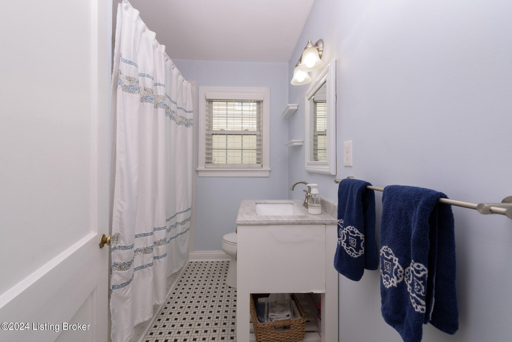 4027 Alton Road Louisville, KY 40207 - Photo 17 of 26 19