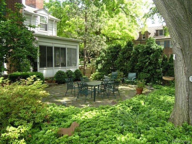 437 Washington Road Grosse Pointe, MI 48230 - Photo 23 of 25 Patio