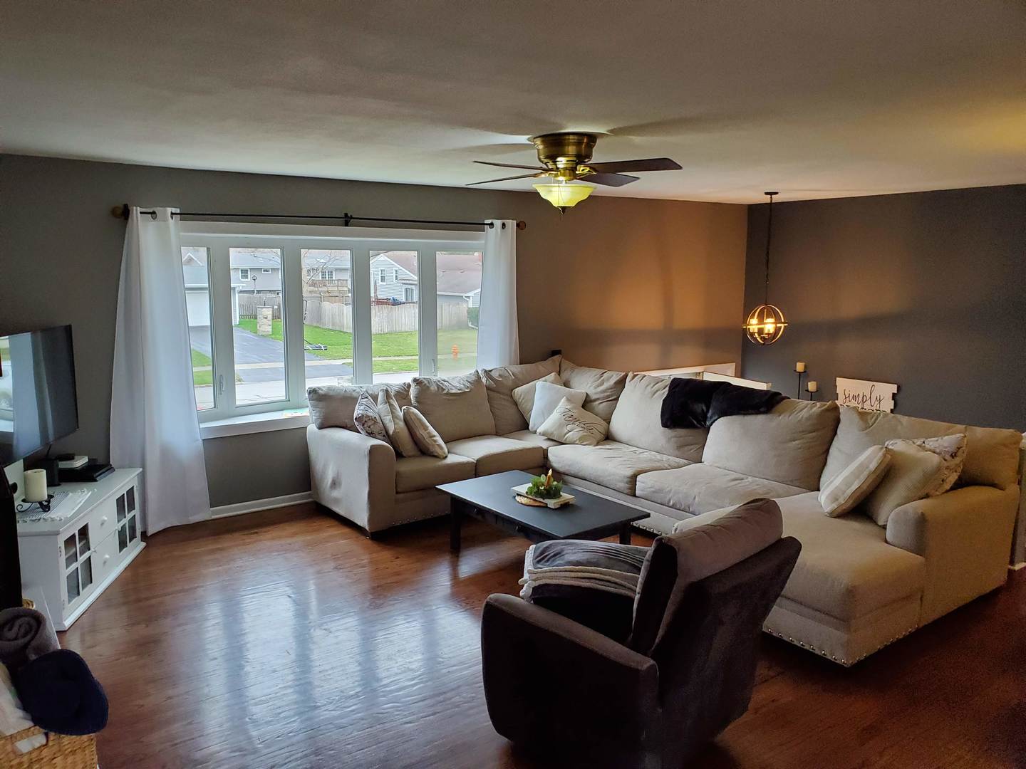 124 Thrush Lane Naperville, IL 60540 - Photo 3 of 18