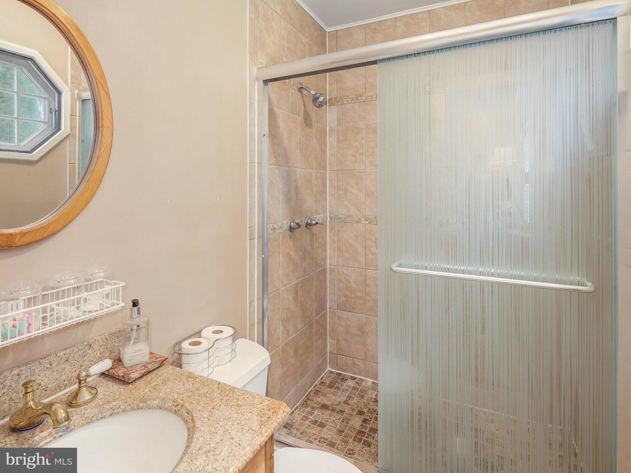 24133 Welsh Road Gaithersburg, MD 20882 - Photo 20 of 30 Bath (Master)