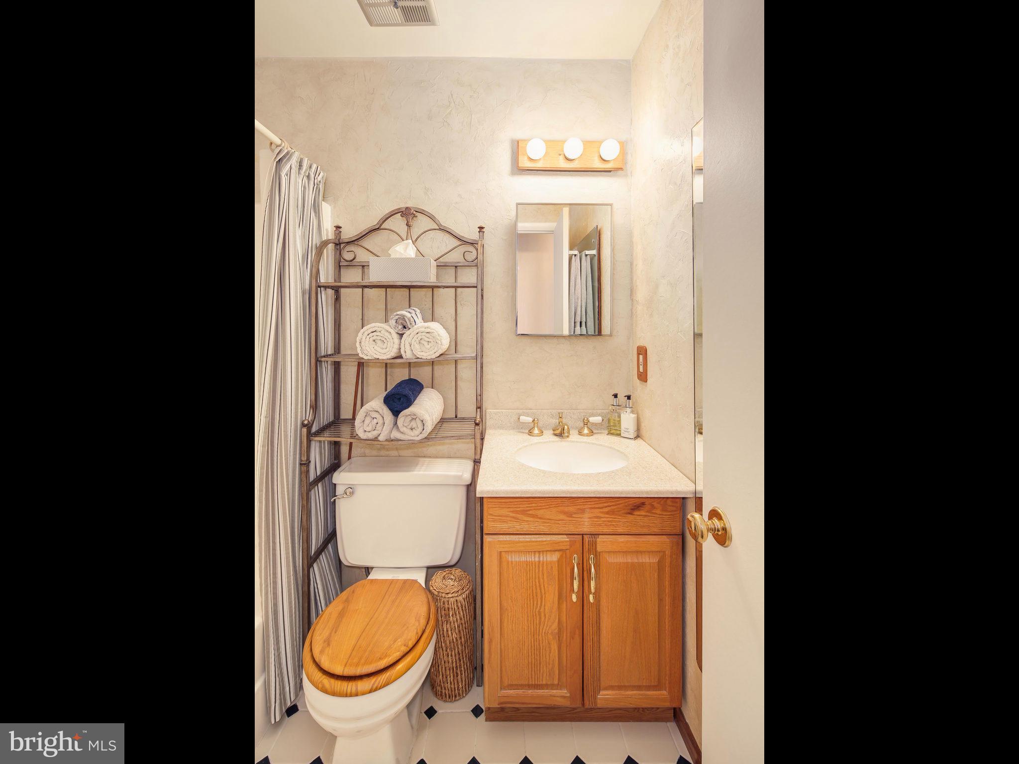 24133 Welsh Road Gaithersburg, MD 20882 - Photo 24 of 30 Bath