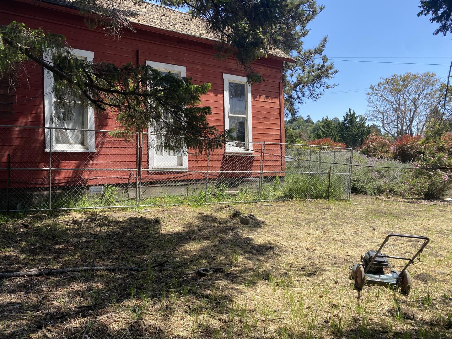 3460 North Main Street Soquel, CA 95073 - Photo 8 of 11 a backyard of a house with table and chairs