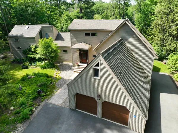 $699,000 | 28 Pinebrook Drive, Morrisonville, NY 12962