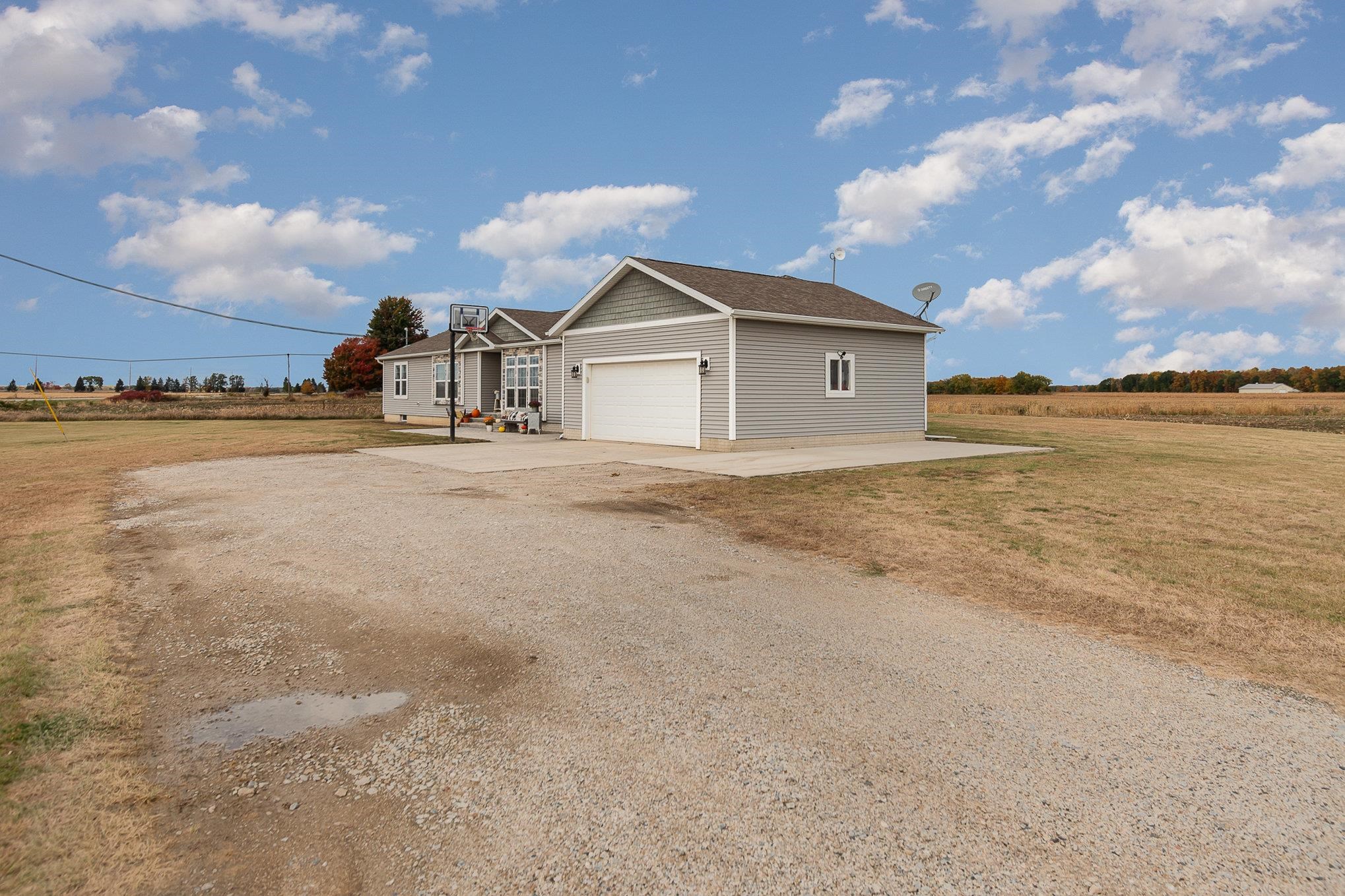 5466 West Buchanan Road Ithaca, MI 48847 - Photo 2 of 33