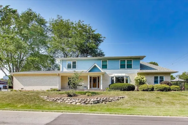 $600,000 | 48 Brentwood Drive, Palatine, IL 60074