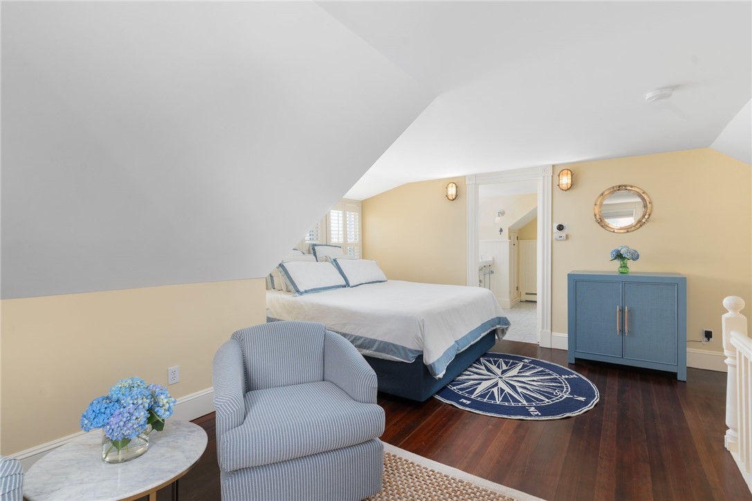 21 Division Street Newport, RI 02840 - Photo 22 of 32