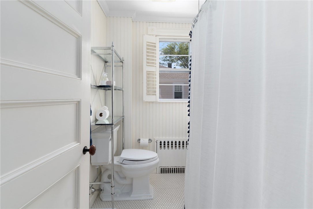 21 Division Street Newport, RI 02840 - Photo 29 of 32