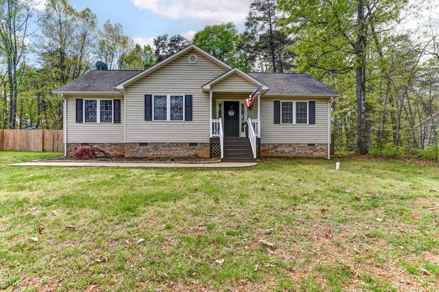 531 Log Cabin Road Appomattox, VA 24522 - Photo 1 of 33