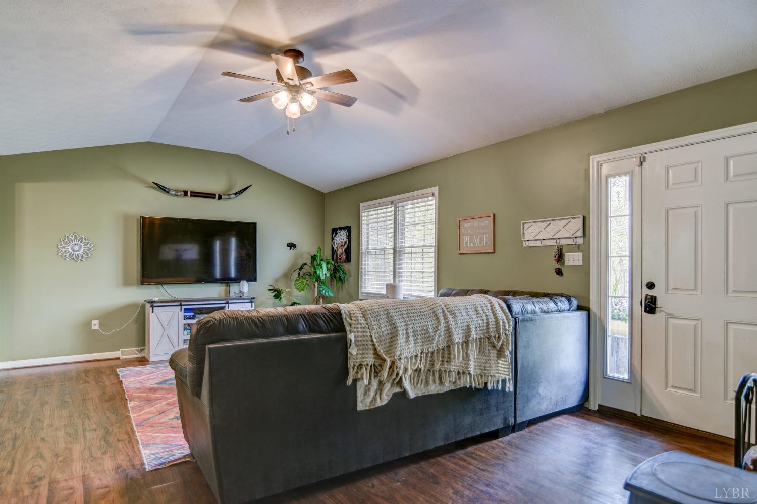 531 Log Cabin Road Appomattox, VA 24522 - Photo 22 of 33