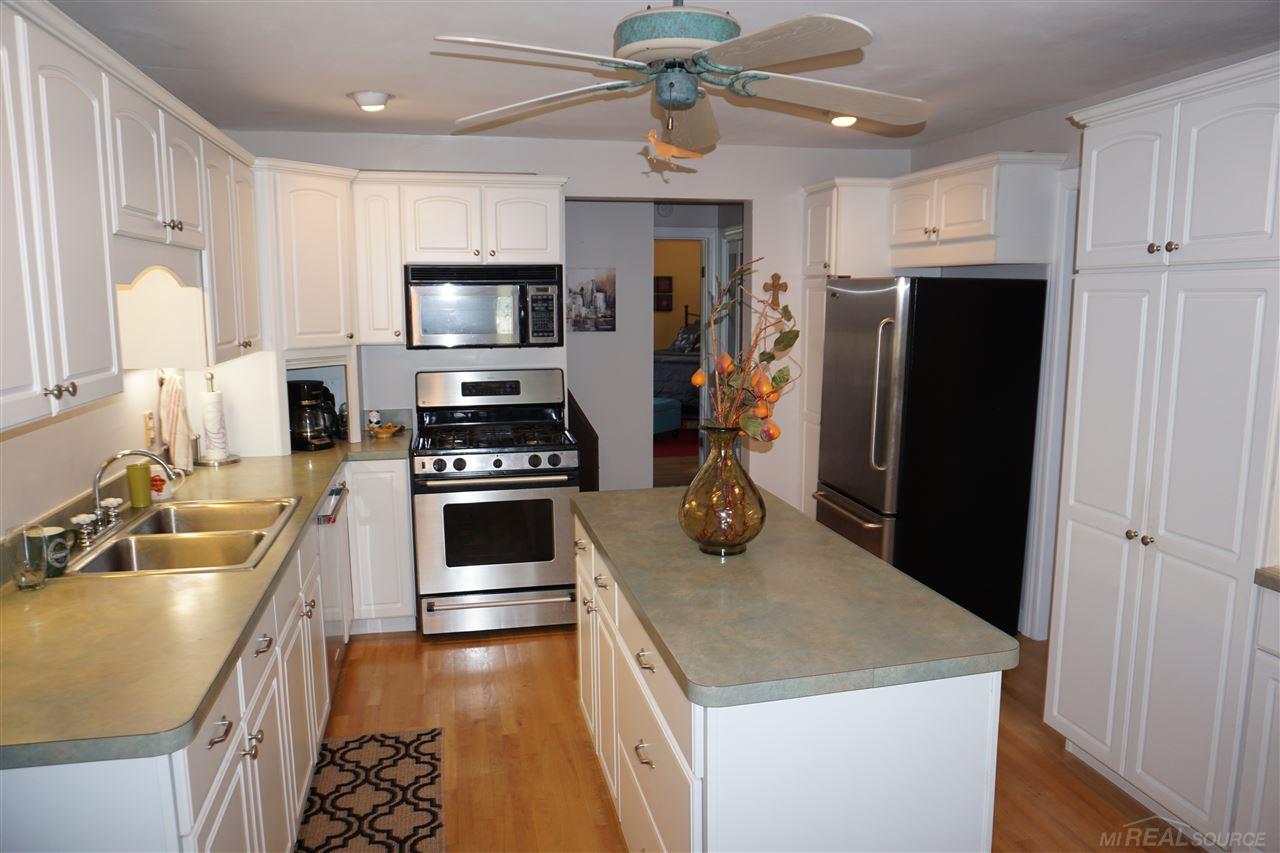 8810 Messmore Road Utica, MI 48317 - Photo 8 of 28 50016453-7.JPG
