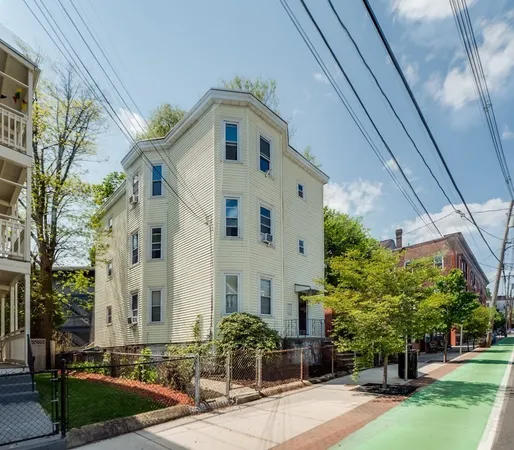 $4,275 | 354 Beacon Street, Unit 2, Somerville, MA 02143