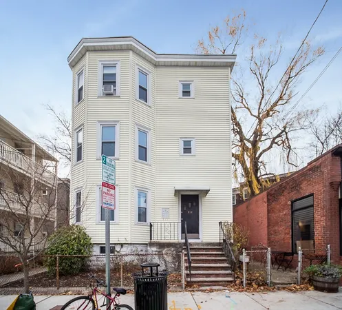 $4,275 | 354 Beacon Street, Unit 2, Somerville, MA 02143