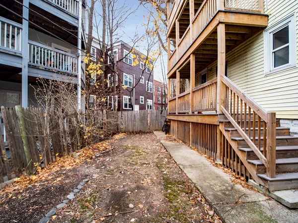 $4,275 | 354 Beacon Street, Unit 2, Somerville, MA 02143