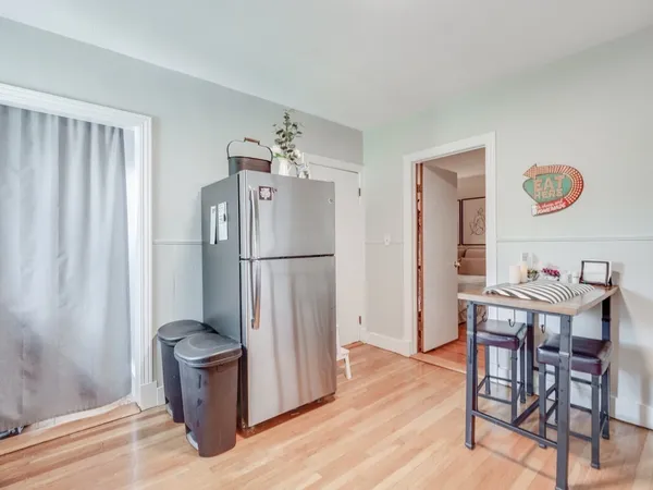 $4,275 | 354 Beacon Street, Unit 2, Somerville, MA 02143