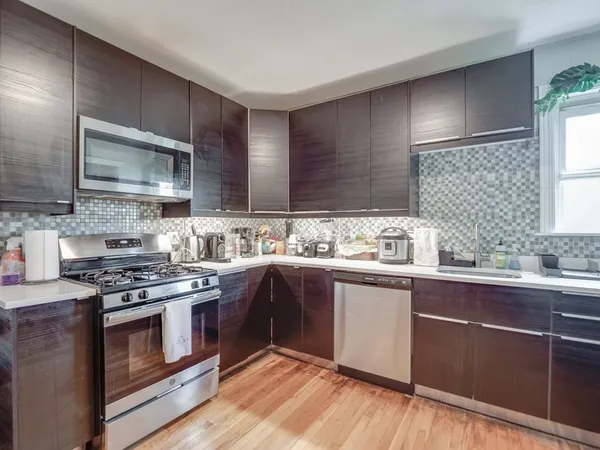 $4,275 | 354 Beacon Street, Unit 2, Somerville, MA 02143