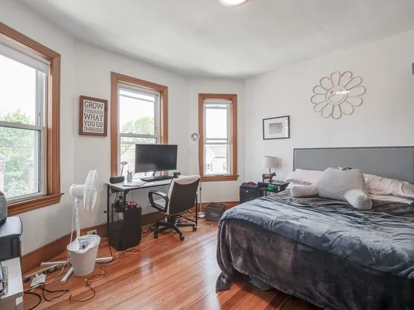 $4,275 | 354 Beacon Street, Unit 2, Somerville, MA 02143