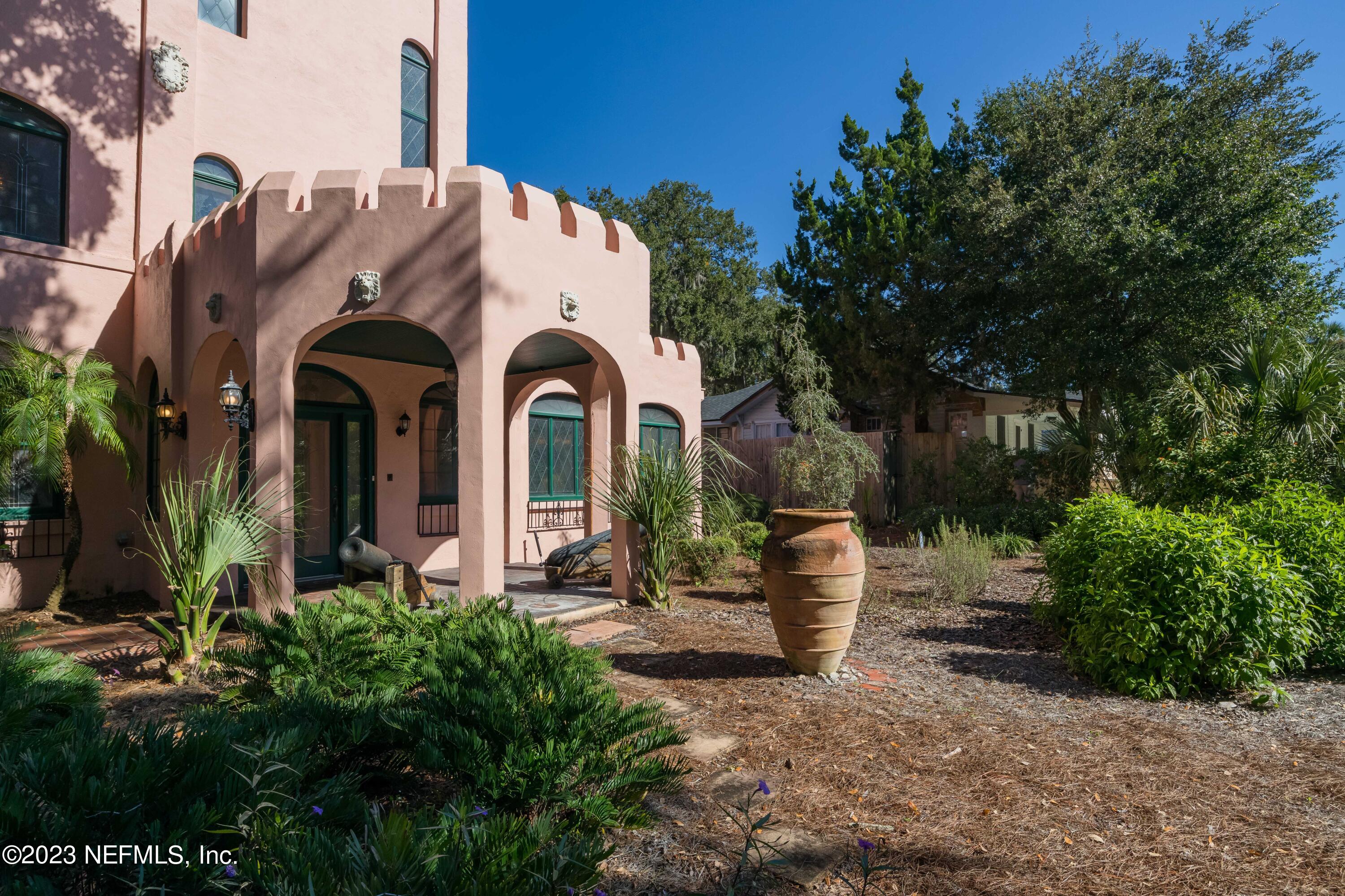 16 May Street St. Augustine, FL 32084 - Photo 3 of 86 Front Entrway