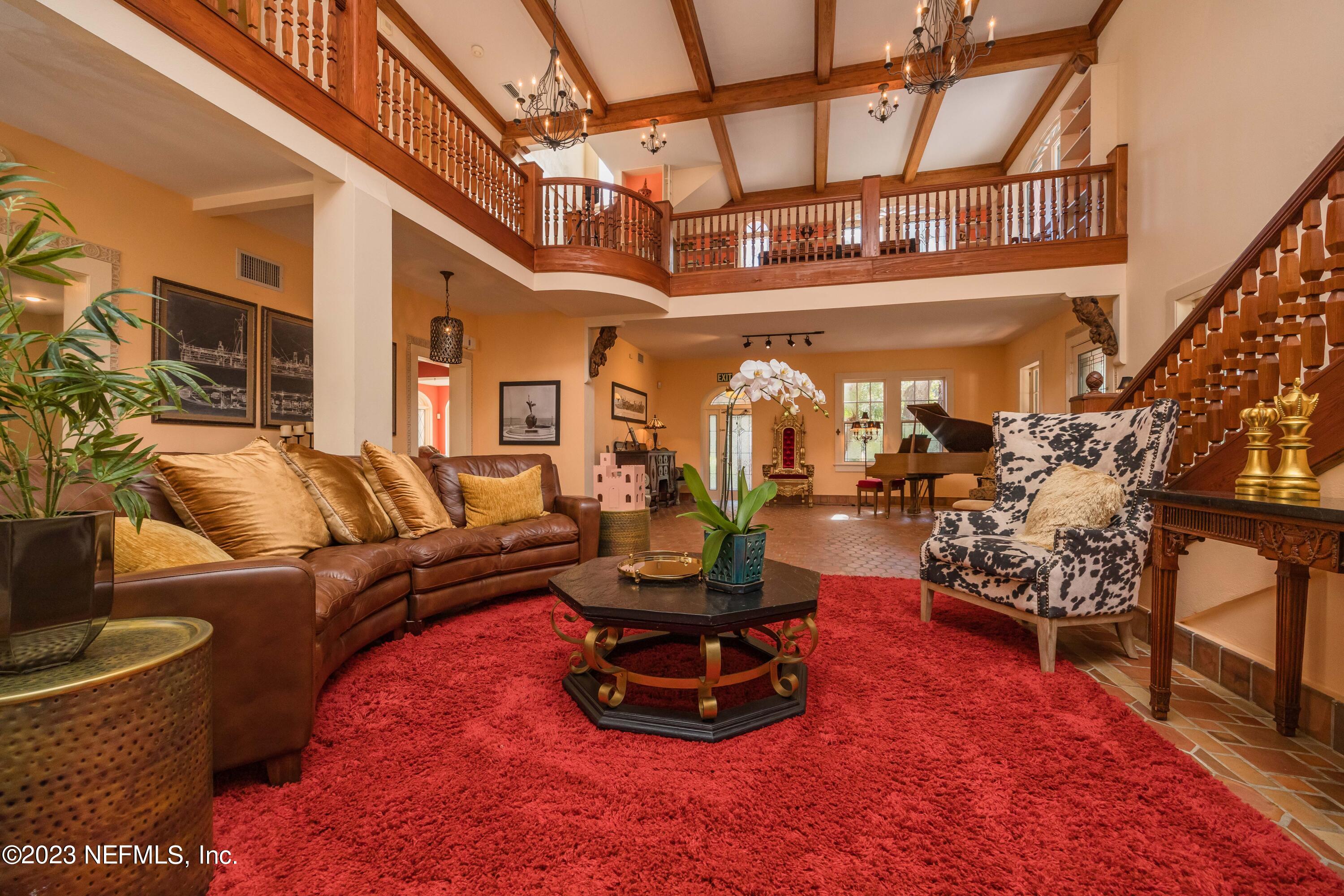 16 May Street St. Augustine, FL 32084 - Photo 7 of 86 a living room with couch