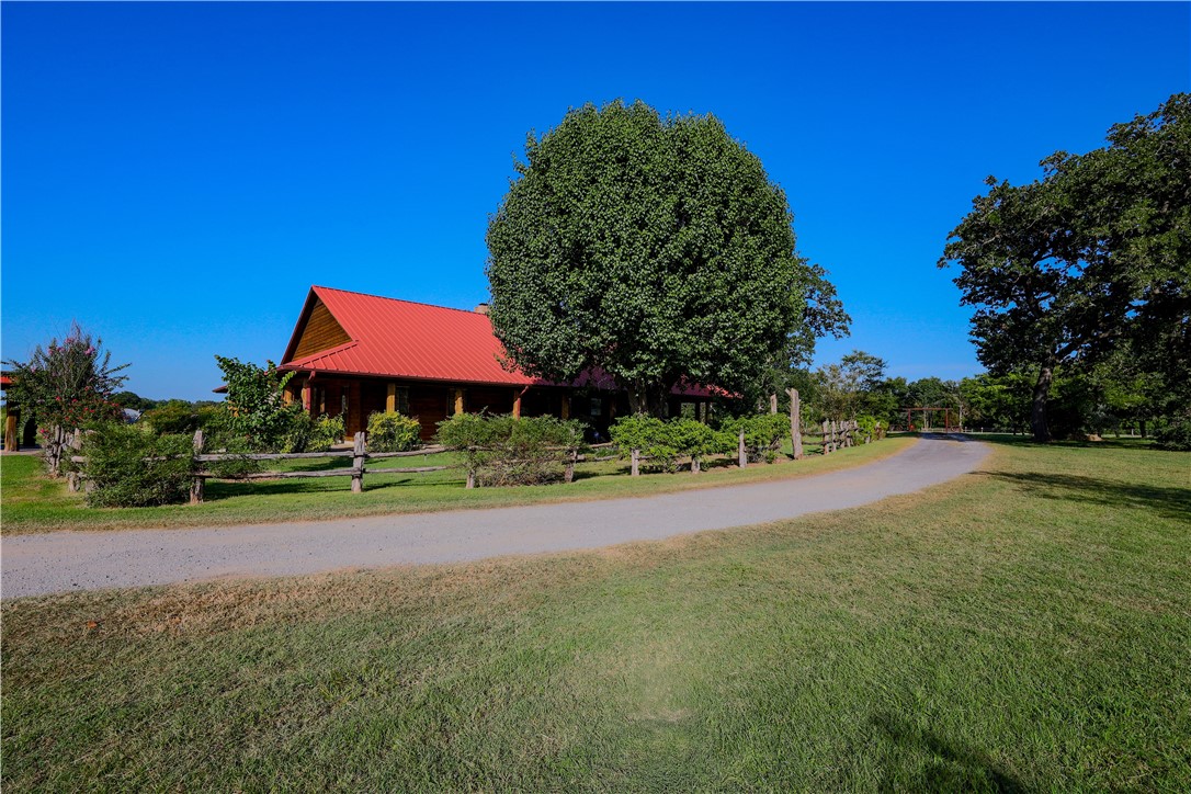 16403-16515 Macey Road Hearne, TX 77859 - Photo 5 of 46 a view of a outdoor space and basketball court