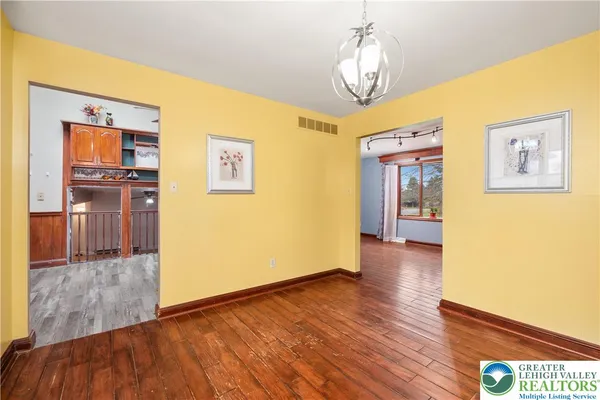 $599,900 | 120 Royal Manor Road, Easton, PA 18042
