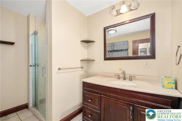 $599,900 | 120 Royal Manor Road, Easton, PA 18042