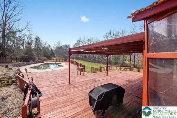 $599,900 | 120 Royal Manor Road, Easton, PA 18042