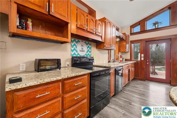 $599,900 | 120 Royal Manor Road, Easton, PA 18042