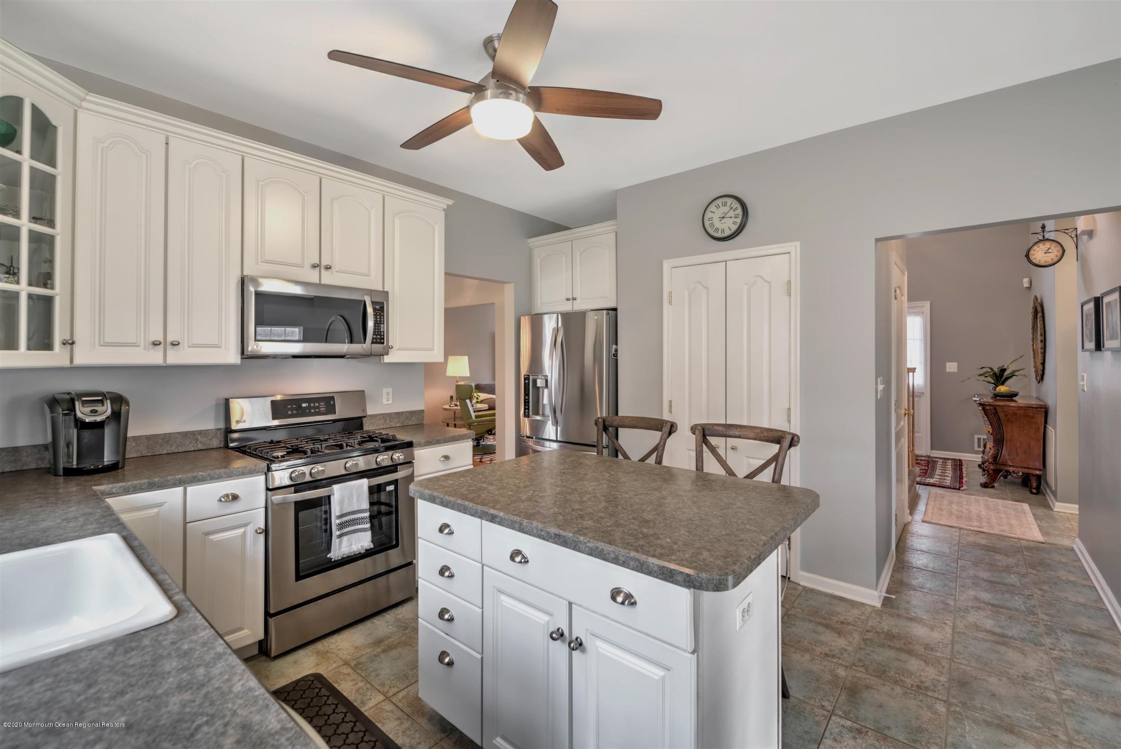 564 Aldrich Road Howell, NJ 07731 - Photo 17 of 39 17-KITCHEN