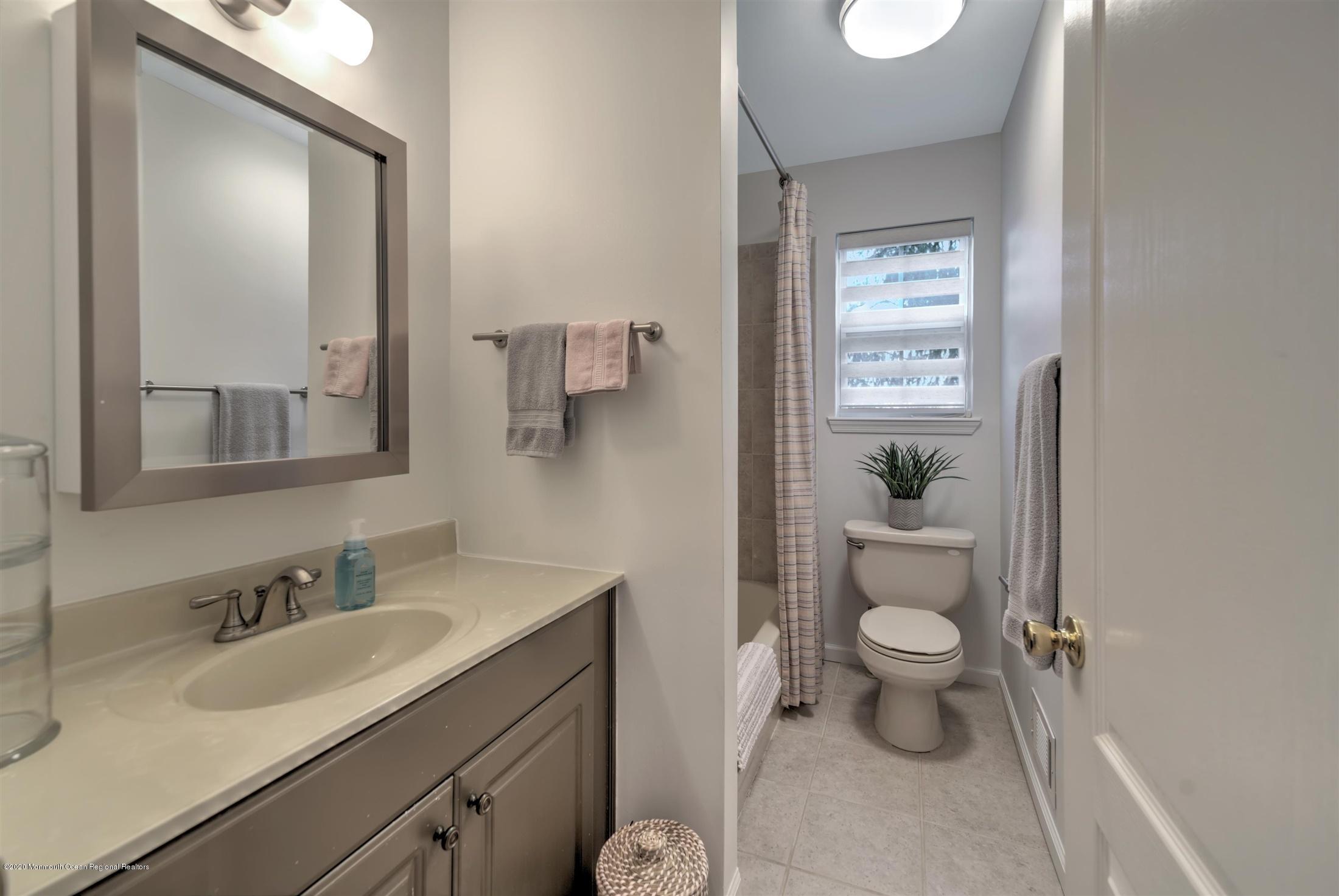 564 Aldrich Road Howell, NJ 07731 - Photo 27 of 39 27-BATHROOM