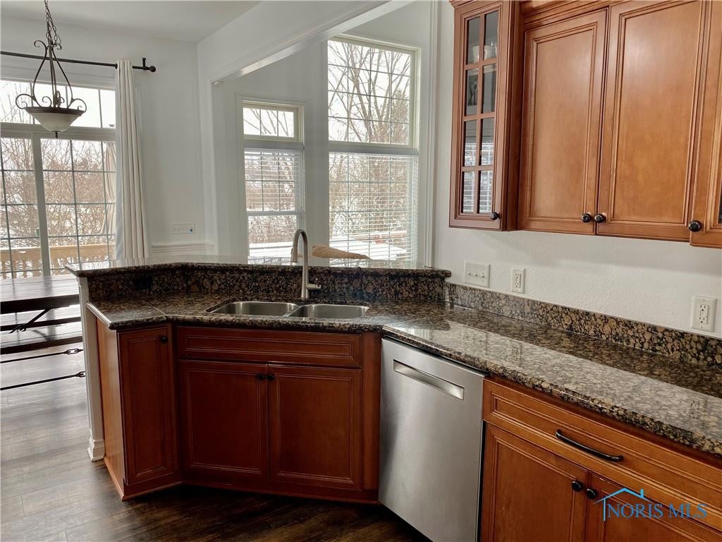 3032 Alex Court Maumee, OH 43537 - Photo 14 of 35 Gallery Image 14