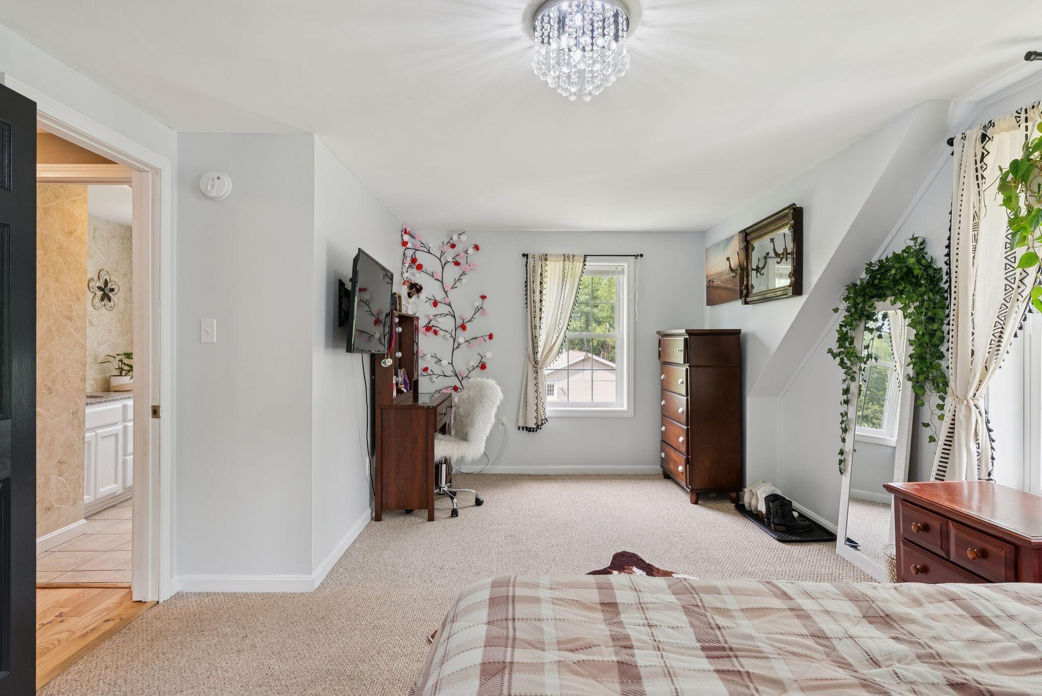 142 Falmouth Road Windham, ME 04062 - Photo 17 of 62 bed 1