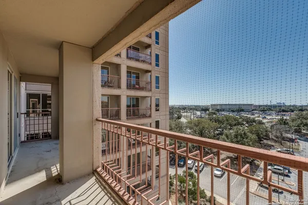 $335,000 | 1 Towers Park Lane, Unit 616, San Antonio, TX 78209