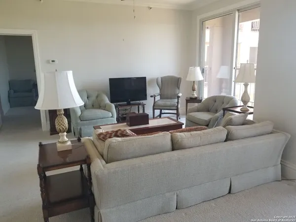 $335,000 | 1 Towers Park Lane, Unit 616, San Antonio, TX 78209