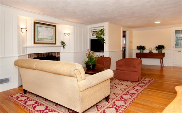 16 Ardley Road Winchester, MA 01890 - Photo 5 of 13 Gallery Image 5