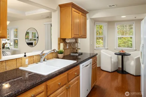 $549,000 | 4535 Providence Point Place Southeast, Unit 103, Issaquah, WA 98029