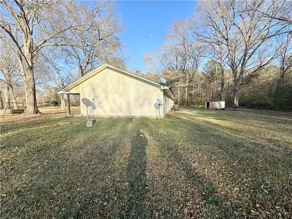 $179,000 | 183 Roy Lane, Hessmer, LA 71341