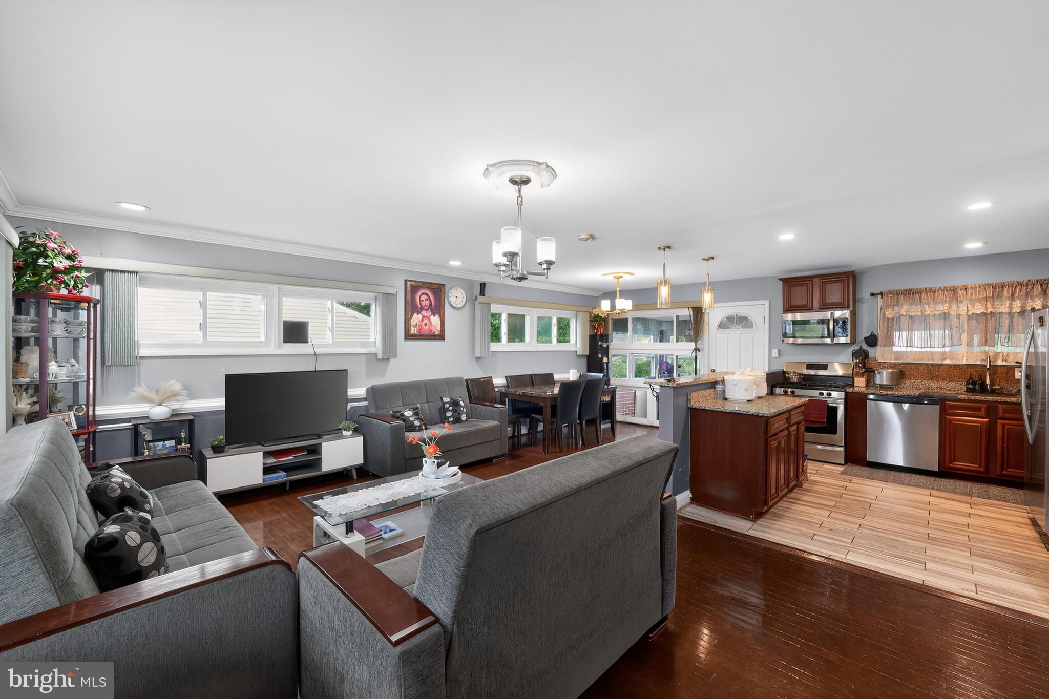 5909 Charnwood Road Catonsville, MD 21228 - Photo 7 of 31 Modern open-concept living space.
